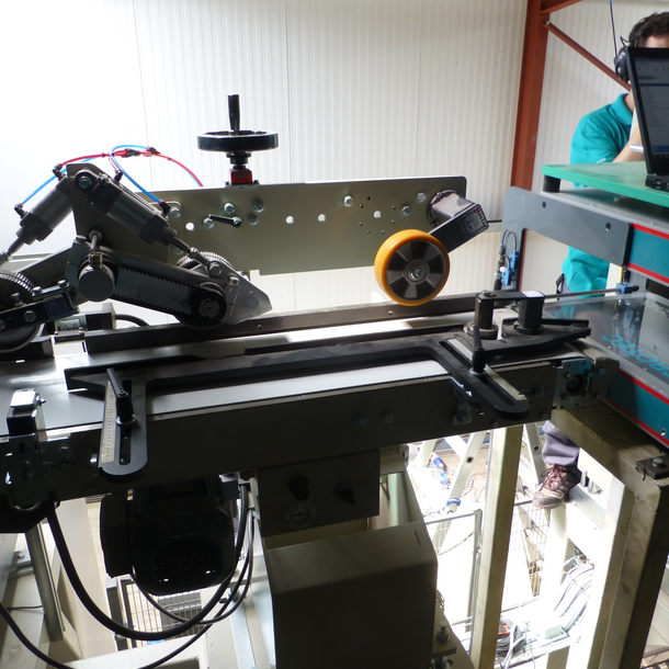 Construction wood: strength grading and moisture control